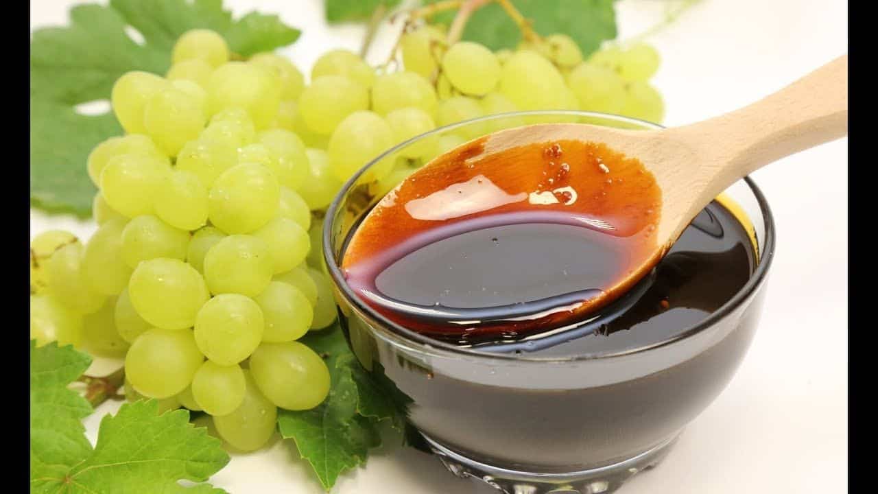 تصویر 2 از شیره انگور سیاه غلیظ محلی برگرفته از میوه های تاکستان